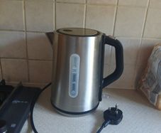 Nearly New Electric Kettle  Excellent Condition
