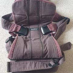 baby carrier (hardly used)