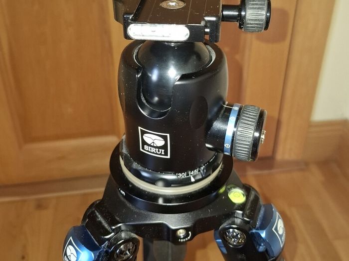 SIRUI R-4213X Carbon Fibre Tripod + K-40X Head