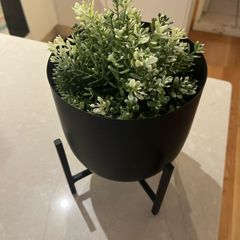 Pot and artificial plant