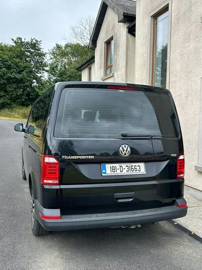 Volkswagen Caravelle / Shuttle 9 Seater 2018