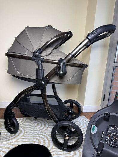 Full Egg 3 travel system Cybex car seat and isofix base