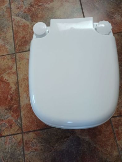 Portable toilet
