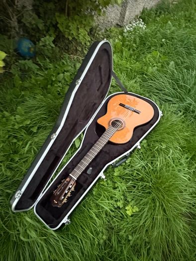 Cordoba C7-CE Classical Electro-Acoustic Guitar + Hard Case