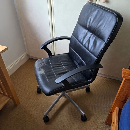 Desk chair for free