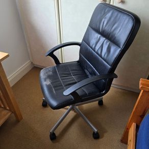 Desk chair for free
