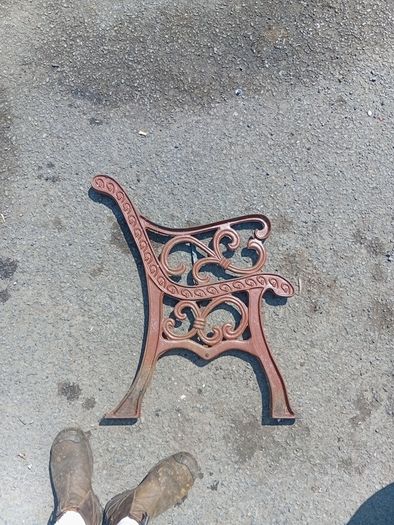 heavy cast iorn seat ends