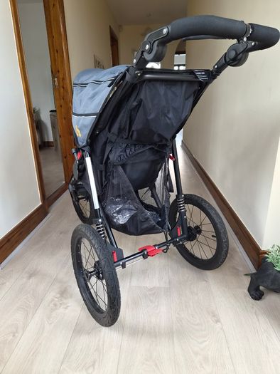 Out n about Nipper Sport V4