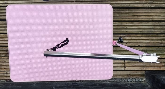 Dog grooming table