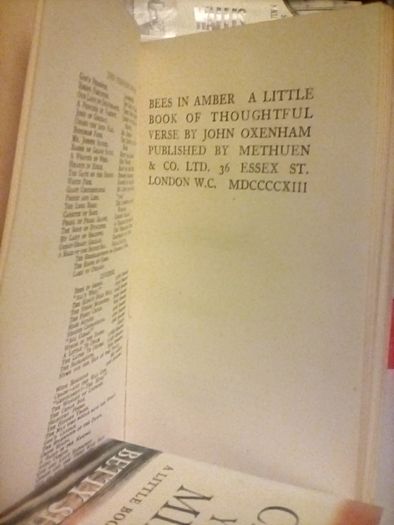 Bees in Amber: A Little Book Of Thoughtful Verse by John Oxenham (LP220)