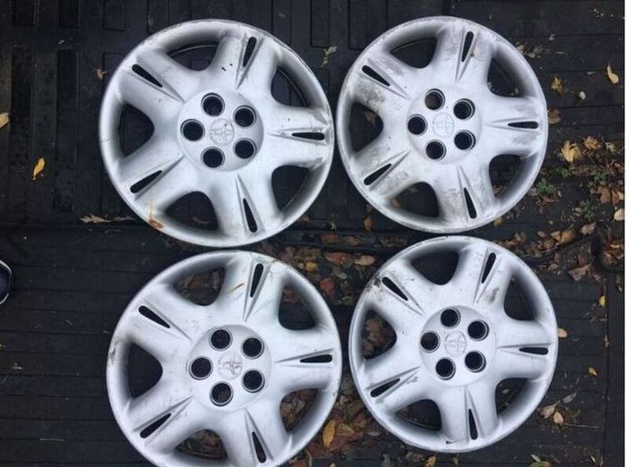 4 x Genuine Toyota Avensis 15'' Hubcaps Wheel Trims Covers