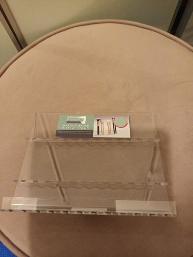 Brand new beauty brush stand