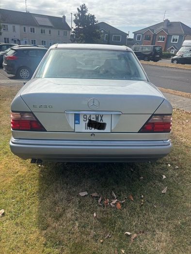 W124 1994 Mercedes E280  Automatic