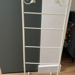 Towel rail