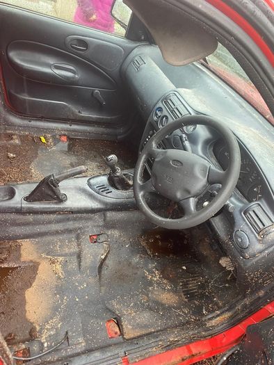 Ford Escort 2001 (55 van) Donor/Parts only