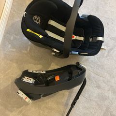 Cybex Aton 5 Infant Car Seat and  base