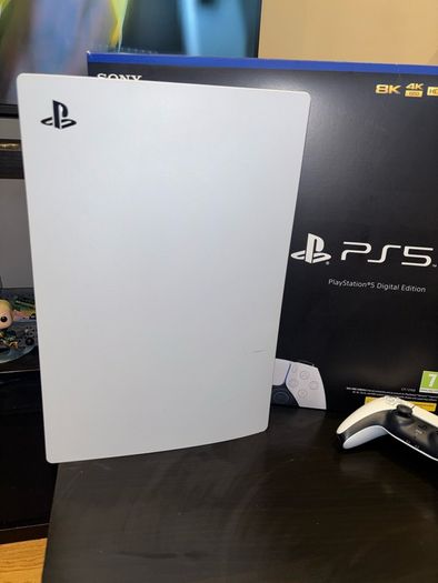 PS5 Digital + Controller