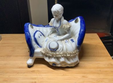 Figurines