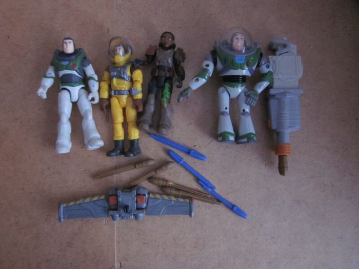 Disney Lightyear Ultimate Star Command Base Playset/Additions