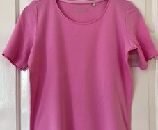 Ladies Pink T Shirt by Cecil.