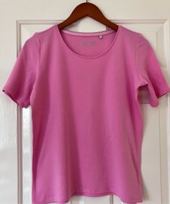 Ladies Pink T Shirt by Cecil.