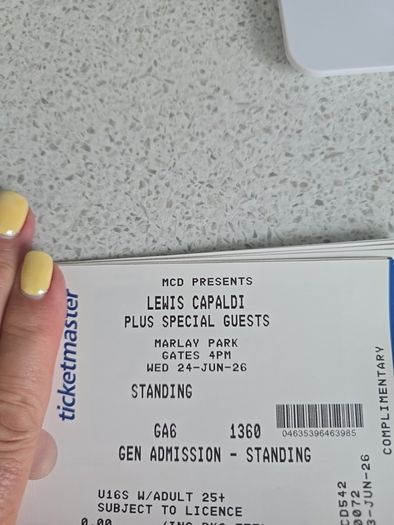concert lewis Capaldi