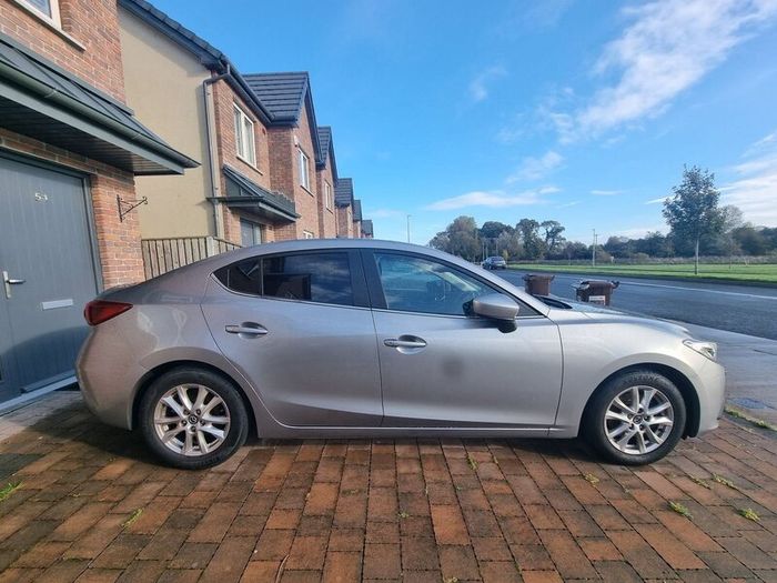 Mazda Mazda3 2015