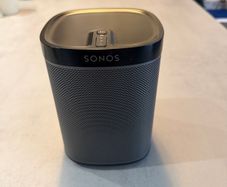 Sonos Play:1 black speaker (please read)
