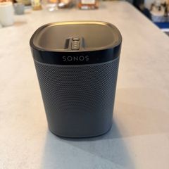 Sonos Play:1 black speaker (please read)