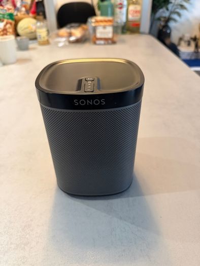 Sonos Play:1 black speaker (please read)