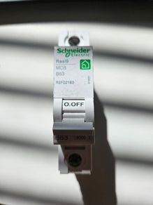 R9F02163 Schneider  63A Type B MCB (Miniature Circuit Breaker)