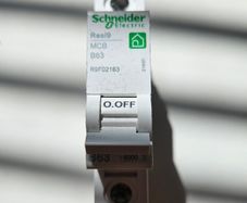 R9F02163 Schneider  63A Type B MCB (Miniature Circuit Breaker)