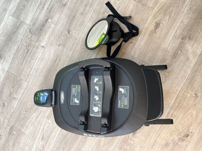 Nuna Pipa Next Car Seat & Nuna Isofix Base