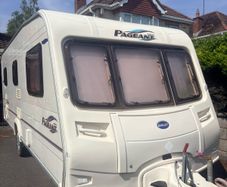 6 berth caravan with air awning