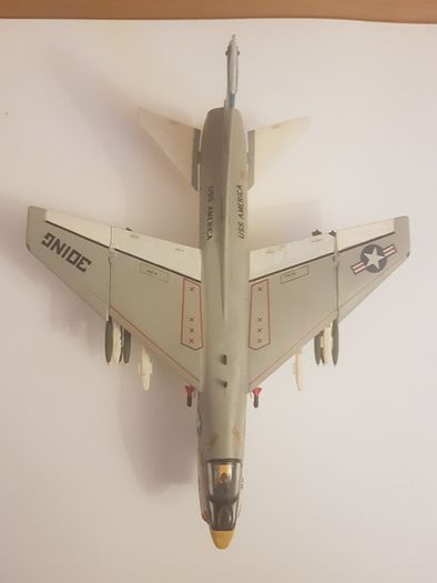 Built 1/72 Airfix Vought A-7E Corsair II USN US Navy Italeri Revell