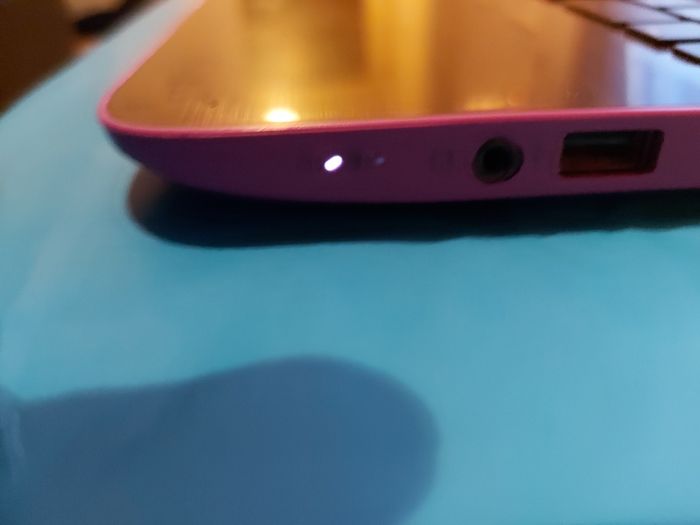 HP 15.6inch Laptop, purple colour, AMD A8-6410 APU 2.0GHz with AMD Radeon R5 Graphics, 4 GB Ram, almost 1 Terrabyte HDD, Windows 10,