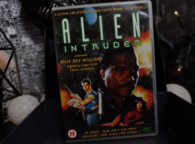 Alien Intruder ! A Lethal Creature Beyond Their Worst Nightmares ! DVD ! 1993 ! Horror ! Science Fiction !