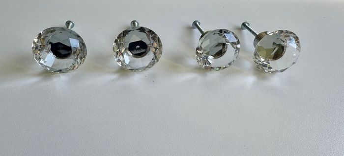 Crystal drawer/door knobs
