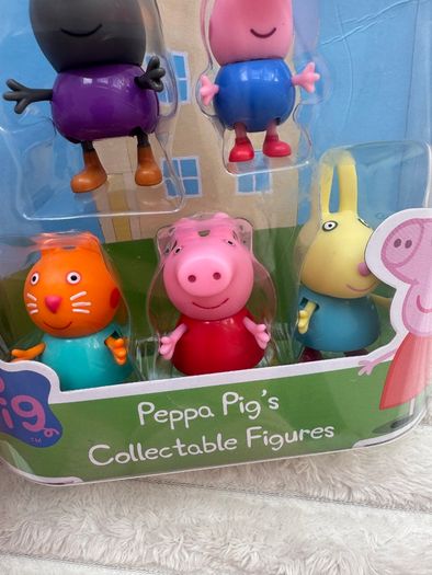 Peppa Pig's Pig 5 collectible figures Please see photos