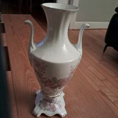 Royal Tara vase