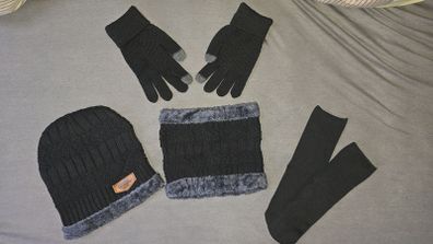 Winter set 4 in 1 / winter hat, gloves, socks and scarf