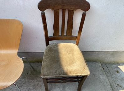 4 Solid wood dinning chairs