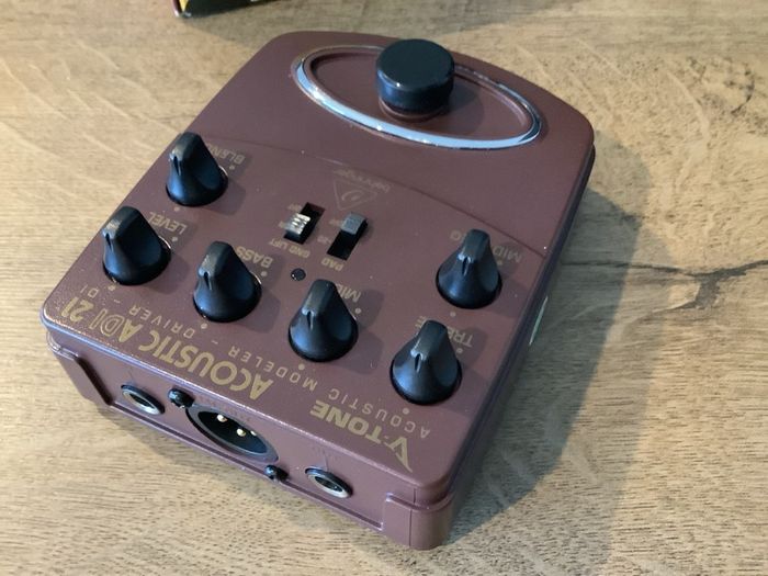 Behringer V-Tone Acoustic Driver DI ADI21 pedal