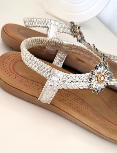 Unsigned silver embellished sandals with cushioned soles Sz 40 (Fit 6.5 - 7 UK)
