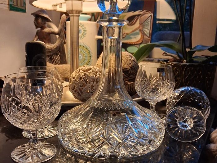 Vintage Irish lead crystal Ships Decanter & 4 whiskey glasses