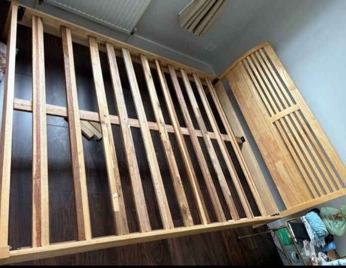 Wooden King size bedframe
