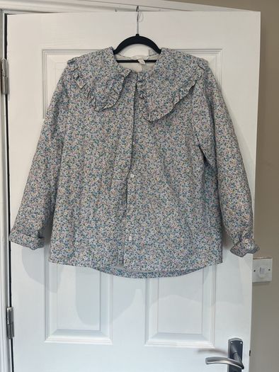 floral blouse