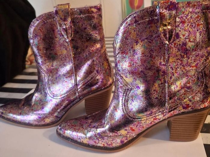 Customised ankle cowboy boots