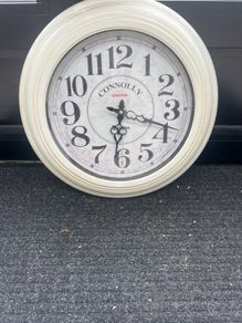 round clock