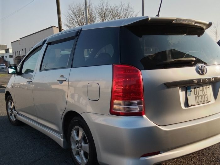 07 Toyato Wish 7 Seater